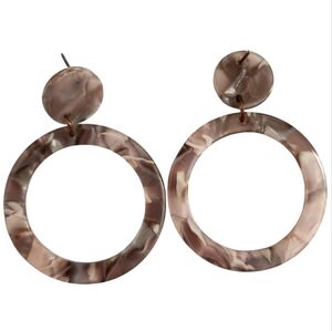 Pearlecent hoop earrings